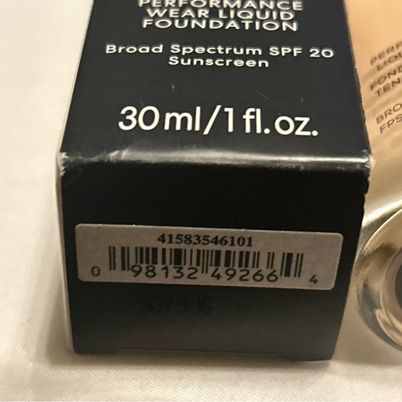 BareMinerals barePro Liquid Foundation sateen 05 - Picture 4 of 7